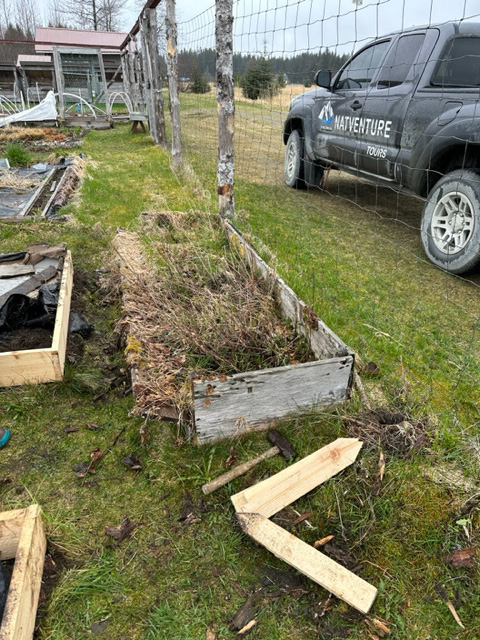 Old garden box needs replacing. Old garden box needs replacing.